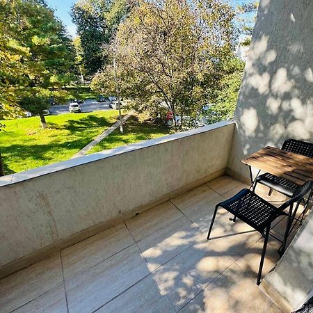A'S Apartment Онешти Экстерьер фото