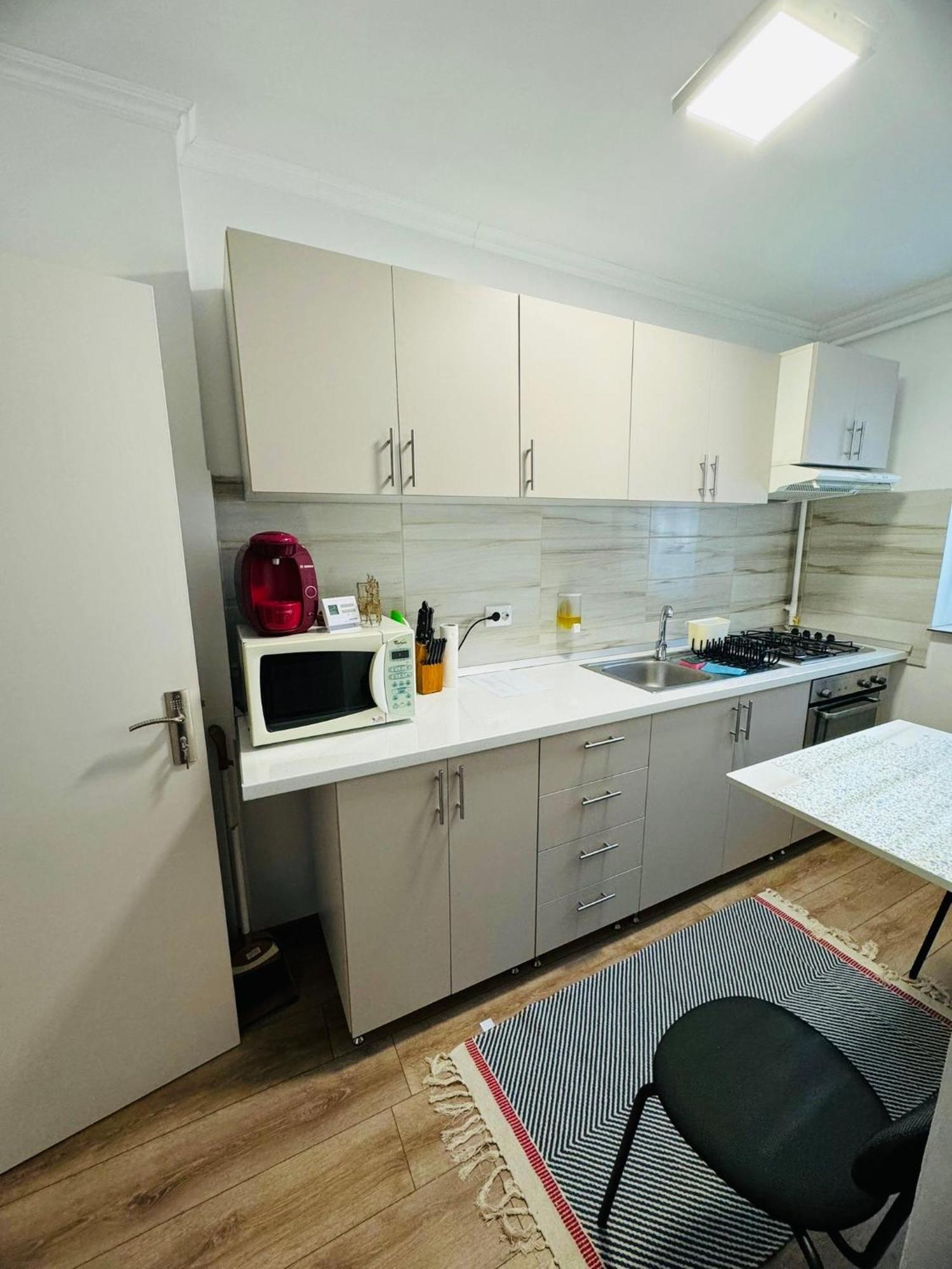 A'S Apartment Онешти Экстерьер фото